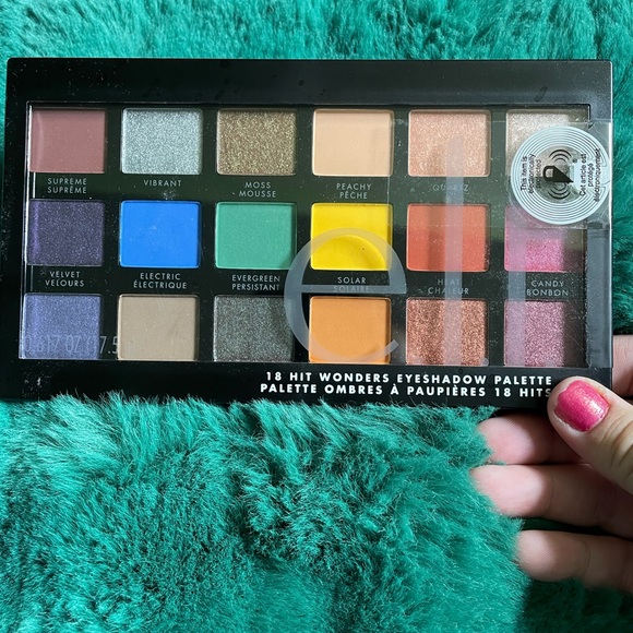 Brand new Elf colourful eyeshadow palette. - Picture 1 of 3